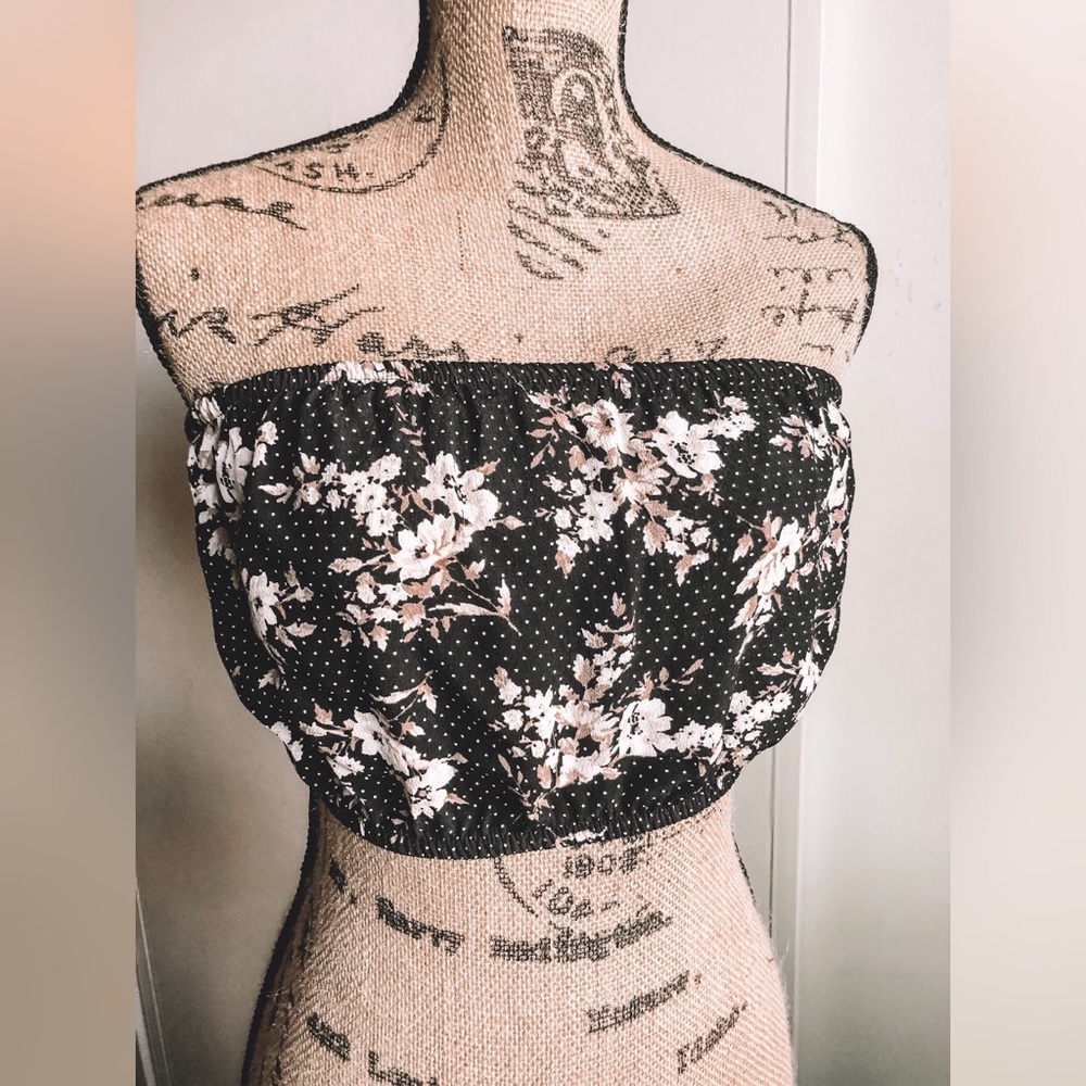 NWOT Black 🖤 Polka Dot // Floral Bandeau Crop Top